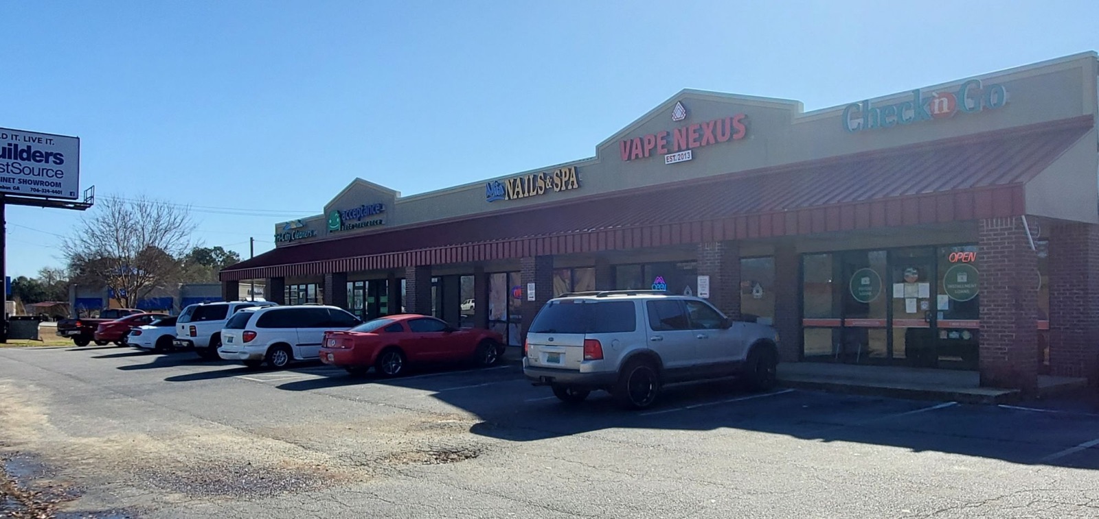 Mia Nails Spa storefront in the shopping center on US-431